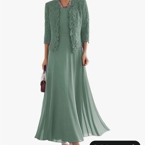 Green Lace 3/4 Sleeve Formal Dress